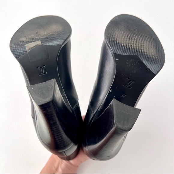 LOUIS VUITTON | Black Leather Ankle Booties LV Logo Buckle Block Heel EU 37 - Picture 15 of 15